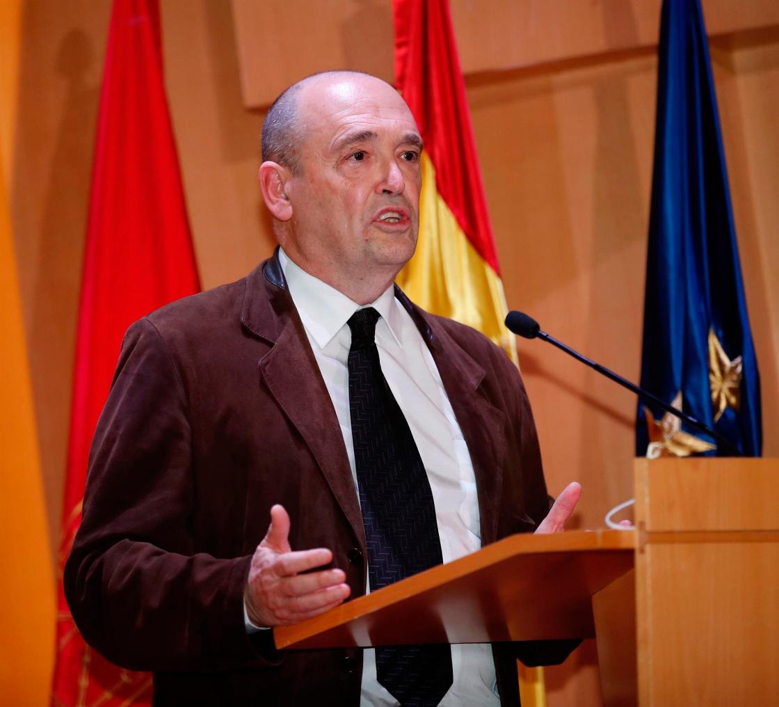 MADRID, 25/10/2021.- El profesor de la Escuela de Arquitectura de la Universidad de Navarra, Patxi Mangado, recibe el Premio Francisco de Javier 2021 que concede el gobierno navarro por su trayectoria en el campo de la Arquitectura, acto celebrado hoy lunes en el Museo Lázaro Galdiano, en Madrid. EFE / Javier López.