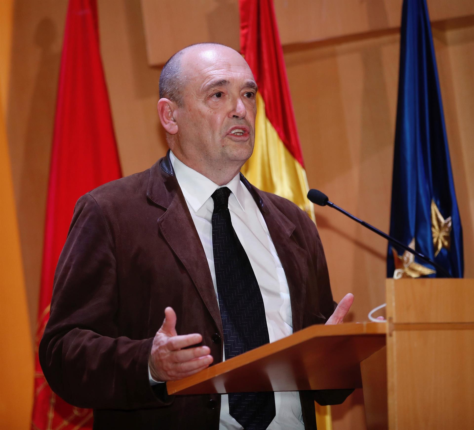 MADRID, 25/10/2021.- El profesor de la Escuela de Arquitectura de la Universidad de Navarra, Patxi Mangado, recibe el Premio Francisco de Javier 2021 que concede el gobierno navarro por su trayectoria en el campo de la Arquitectura, acto celebrado hoy lunes en el Museo Lázaro Galdiano, en Madrid. EFE / Javier López.