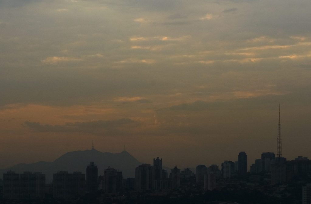 Vista de la ciudad de Sao Paulo, cubierta por la polución