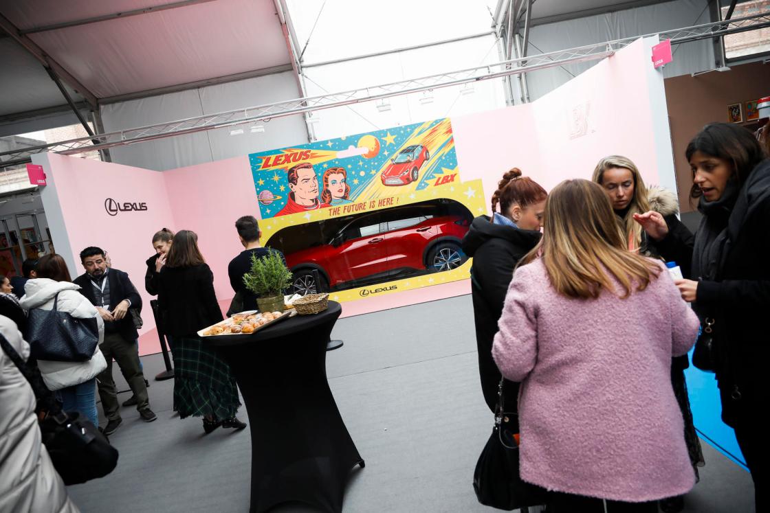 MADRID, 08 Marzo 2024 (EFE). Vista de la obra del artista Sergio Mora, en la feria URVANITY, que se celebra en el recinto de Matadero, en Madrid, hoy, 08 de marzo de 2024. EFE/David Fernández