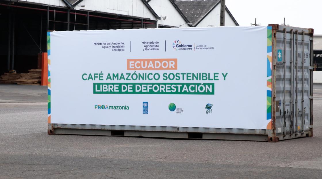 Fotografía cedida por Proamazonia que muestra un contenedor de café. EFE/ Proamazonia / SOLO USO EDITORIAL/ SOLO DISPONIBLE PARA ILUSTRAR LA NOTICIA QUE ACOMPAÑA (CRÉDITO OBLIGATORIO)