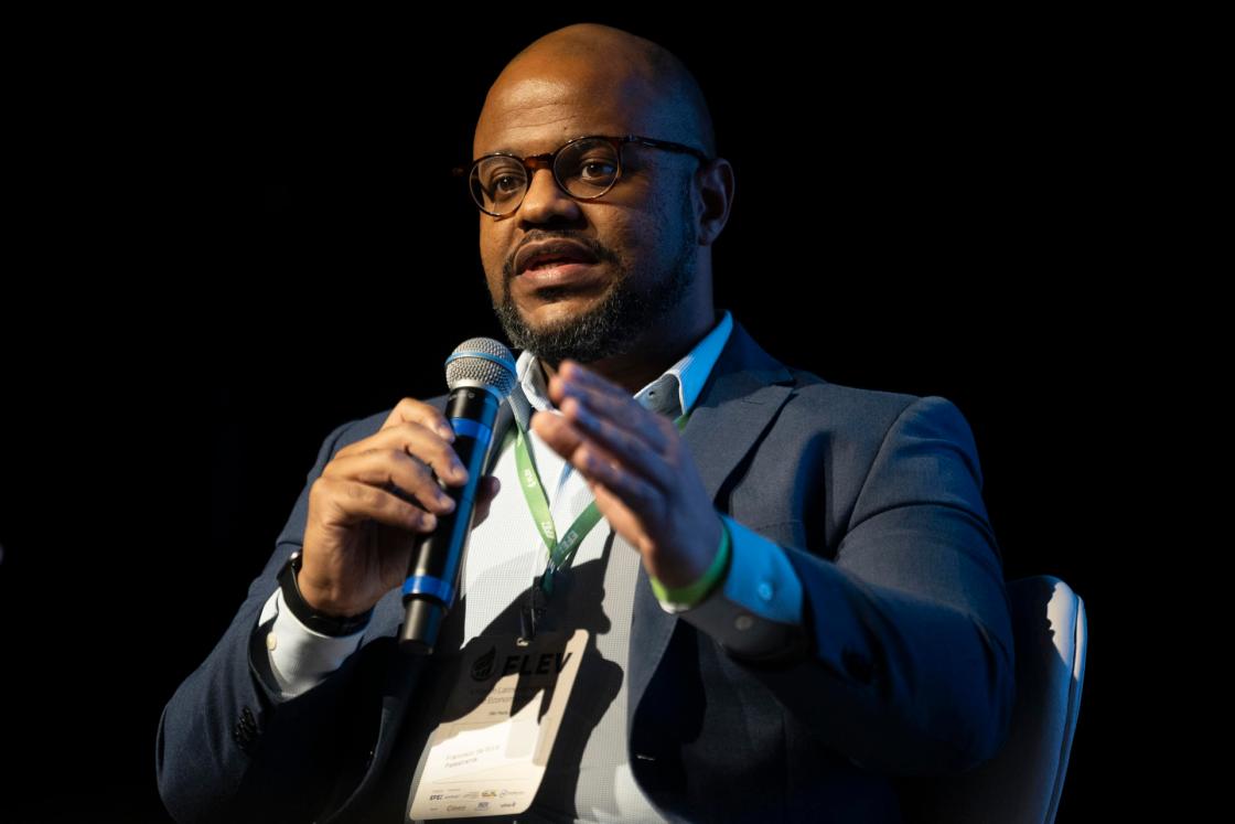 El director Técnico Regulador de Abeeólica, Francisco Silva, habla durante el segundo día del II Foro Latinoamericano de Economía Verde, este miércoles en São Paulo (Brasil). EFE/ Isaac Fontana