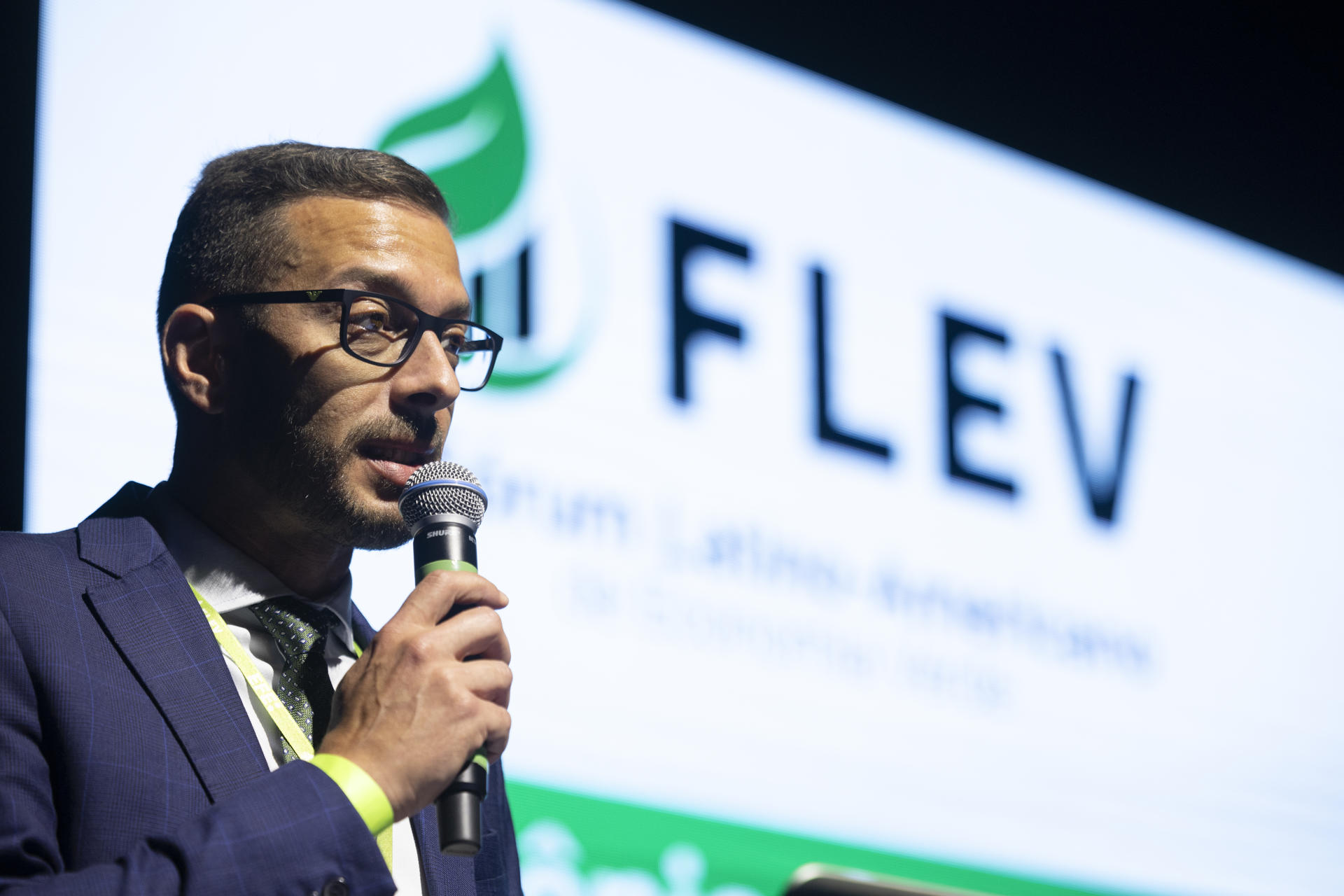 El representante regional de Apex Brasil, Gustavo Sperandio, habla durante la apertura del II Foro Latinoamericano de Economía Verde en la ciudad de São Paulo (Brasil). EFE/ Isaac Fontana