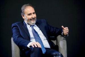 MADRID, 21/11/2024.- José Ignacio Cases, presidente de NOVADAYS, interviene en la mesa "Hacia una Movilidad Sostenible: Retos y Oportunidades del PNIEC", este jueves durante la tercera y última jornada del "Global Mobility Call", que se celebra en el recinto de Ifema, en Madrid. EFE/David Fernández