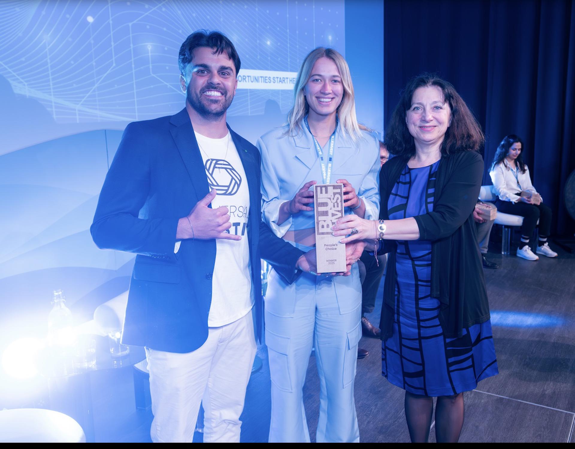 Álvaro, Britt y Charlina - Directora de asuntos Marítimos UE. Autor: Blue Invest