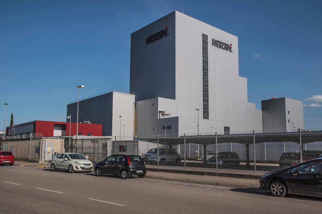Nestlé España ha anunciado una inversión de alrededor de 15 millones de euros para desarrollar dos nuevas líneas de envasado más sostenibles en su fábrica de café en Girona. EFE/NESTLÉ/IMAGEN CEDIDA/CRÉDITO OBLIGATORIO
