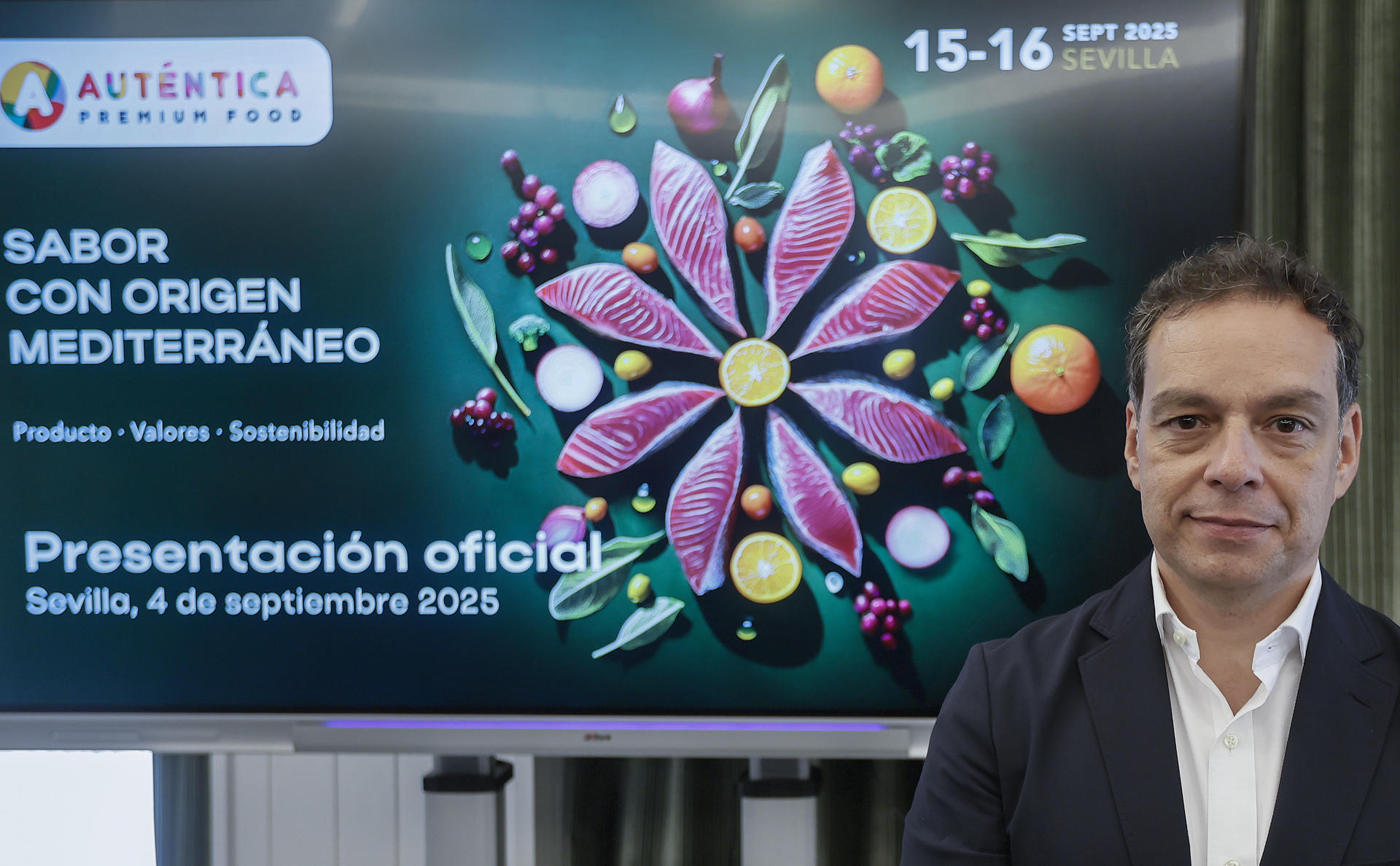 SEVILLA, 09/09/2025.- Más de 300 firmas se darán cita en Sevilla en la III edición de Auténtica Premium Food, una feria cuyo director, Manuel Bueno, asegura que es claro exponente de lo bien que se come en España, algo que es la envidia de quién visita el país para hacer turismo. EFE/ Jose Manuel Vidal