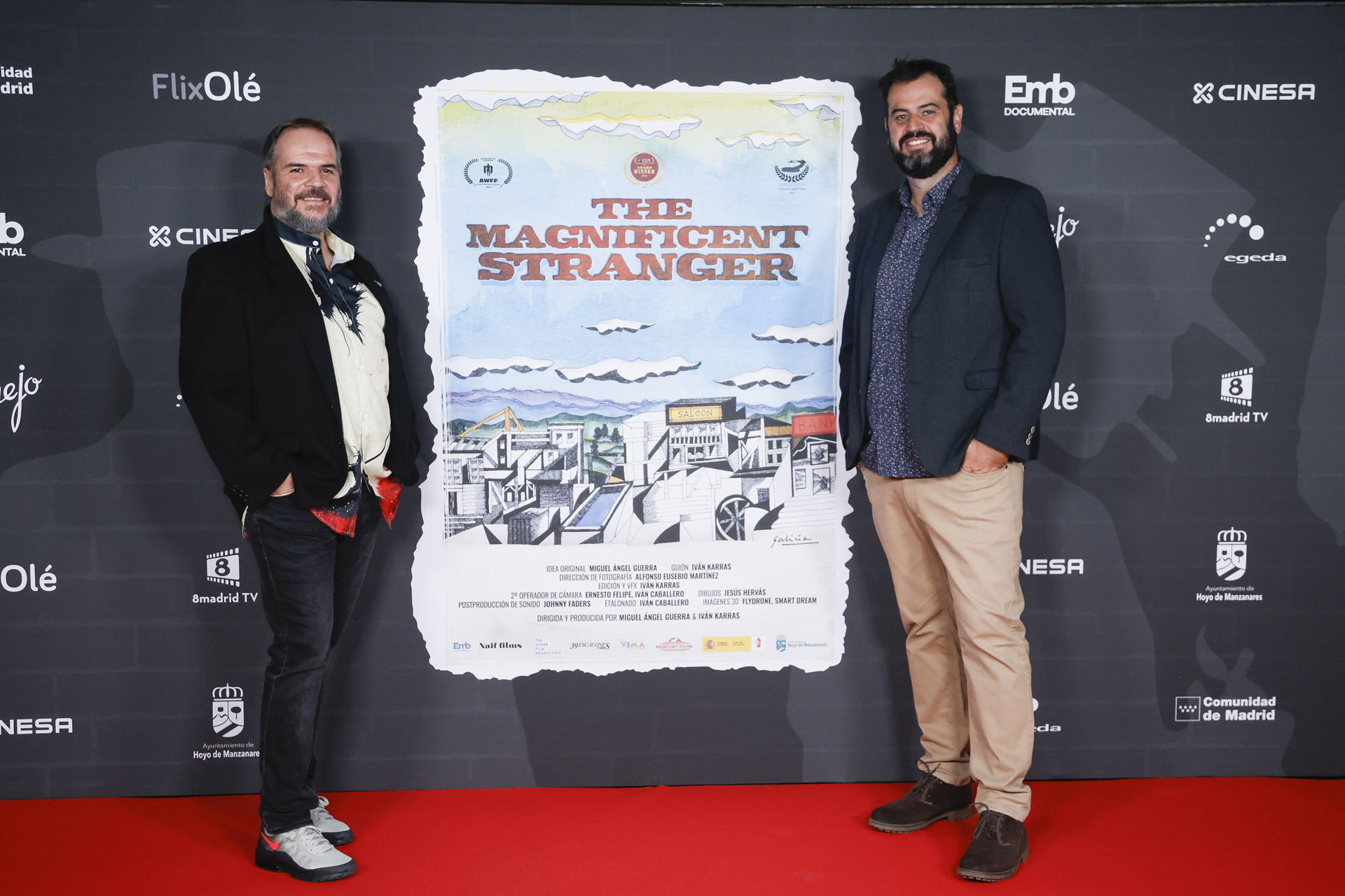 MADRID, 09/10/2025.- Los directores del documental "The Magnificent Stranger", Iván Karras (i) y Miguel Ámngel Guerra (d), a su llegada a la presentación de su documental este jueves en Madrid. EFE/David Fernández