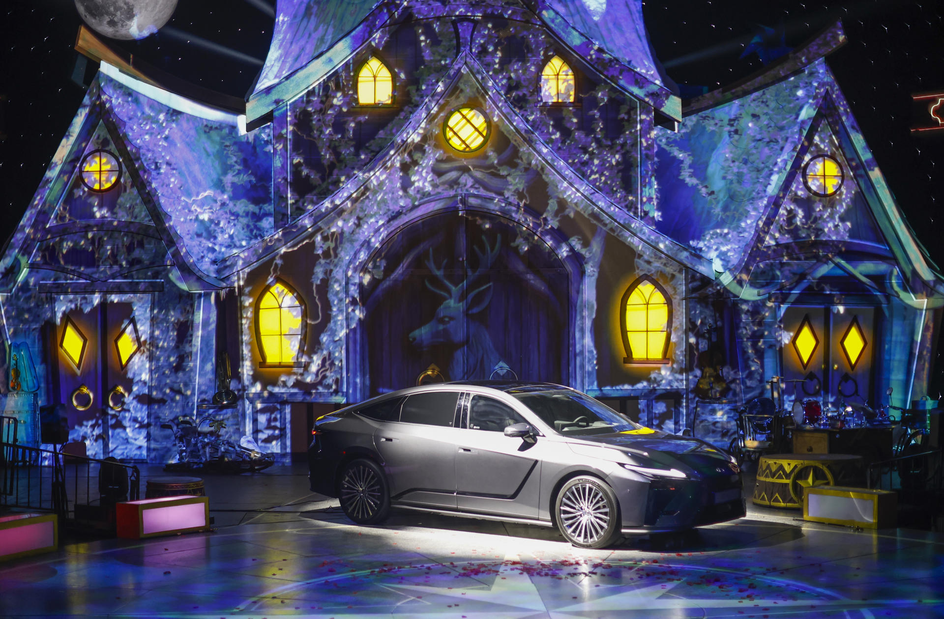 MADRID (ESPAÑA), 27/11/2025.- Vista del nuevo Lexus ES este jueves en su presentación en las instalaciones de Circalia, en el recinto de Ifema, en Madrid. EFE/David Fernández