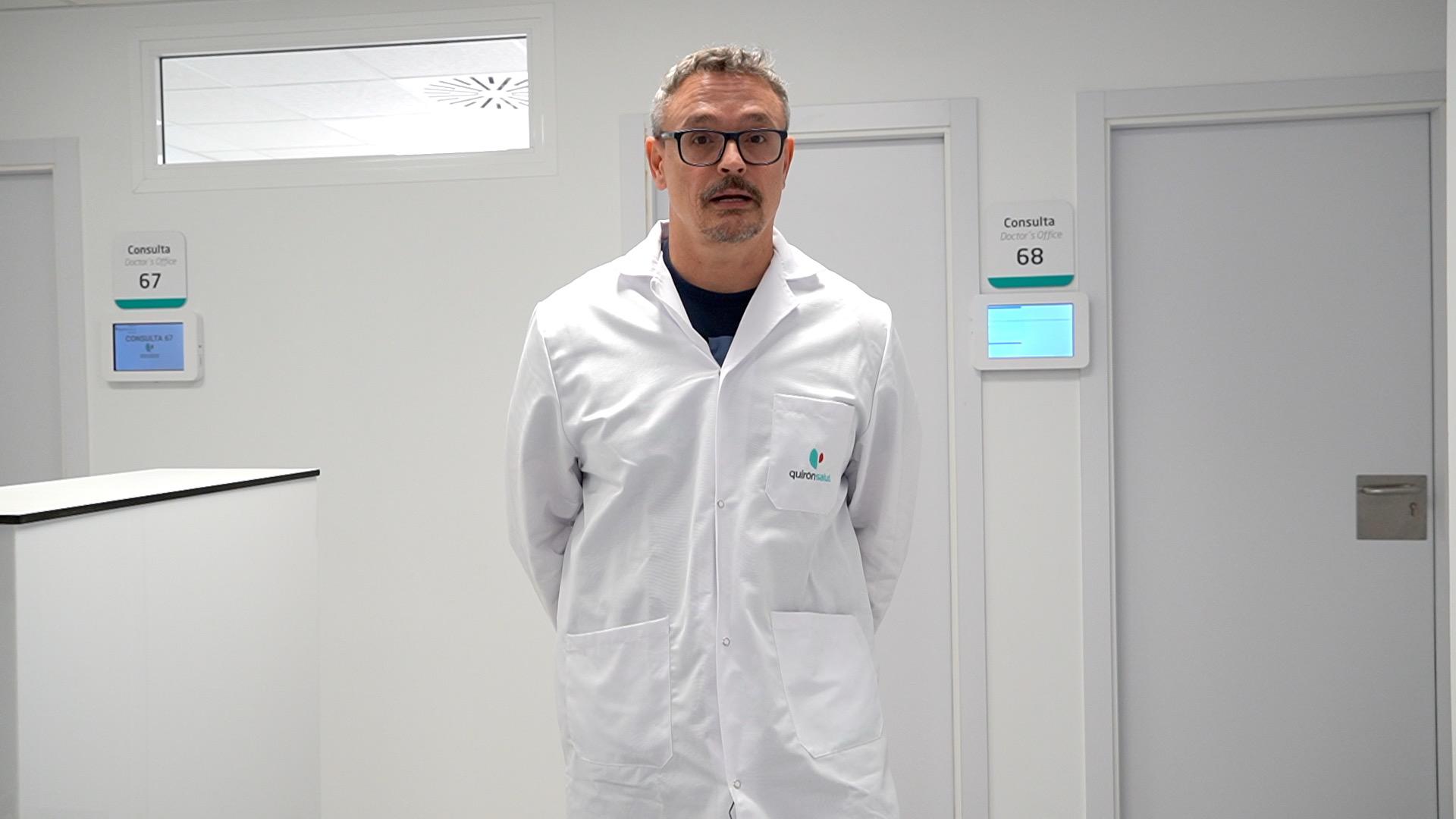 En la imagen, el traumatólogo del Hospital Quirónsalud Torrevieja, Miguel Ángel Moltó.