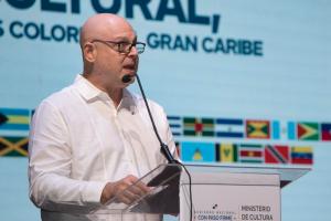 El vicecanciller de Panamá, Carlos Guevara Mann, habla durante un evento cultural este 30 de enero de 2026, en Colón (Panamá). EFE/ Aris Mariota