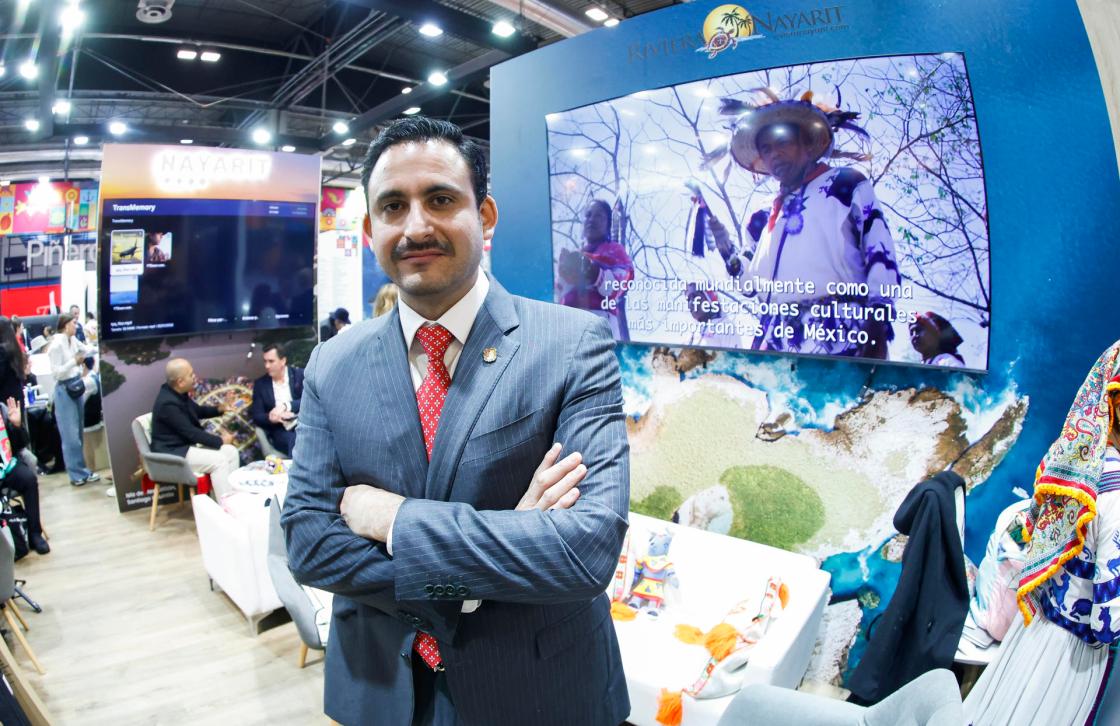 MADRID, 22 ENERO 2026 (EFE)- El Secretario de Turismo de la ciudad mexicana de Nayarit, Juan Enrique Suárez, es visto durante una entrevista con la Agencia Efe en la segunda jornada de la feria internacional de Turismos Fitur 2026, en las instalaciones de Ifema, en Madrid. EFE/David Fernández