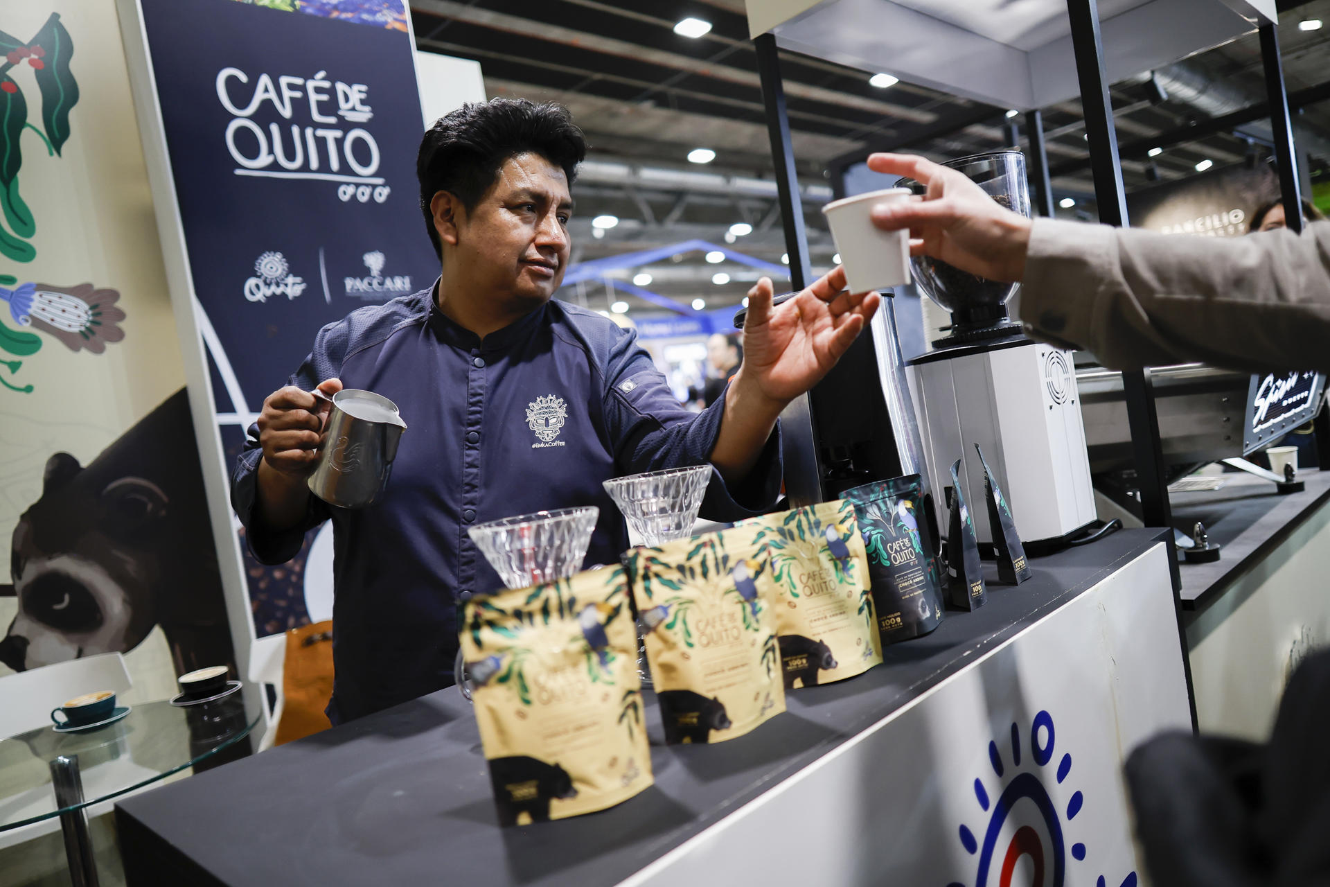 MADRID, 15/02/2026.- Vista del Stand de "Café de Quito" que participa por primera vez en "Coffee Fest Madrid 2026", el principal festival europeo dedicado a la cultura del café de especialidad, en el recinto ferial de Ifema, en Madrid, este domingo. EFE/David Fernández