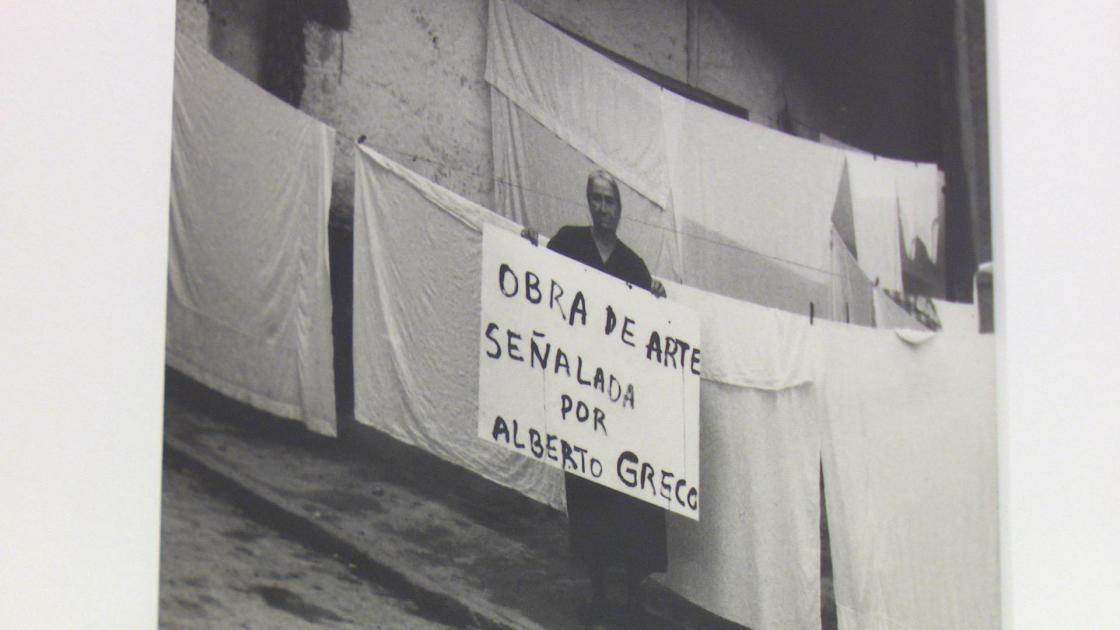 Una de las obras expuestas en 'Alberto Greco. Viva el arte vivo', una retrospectiva dedicada al artista argentino que estrena el Museo Reina Sofía.EFE
