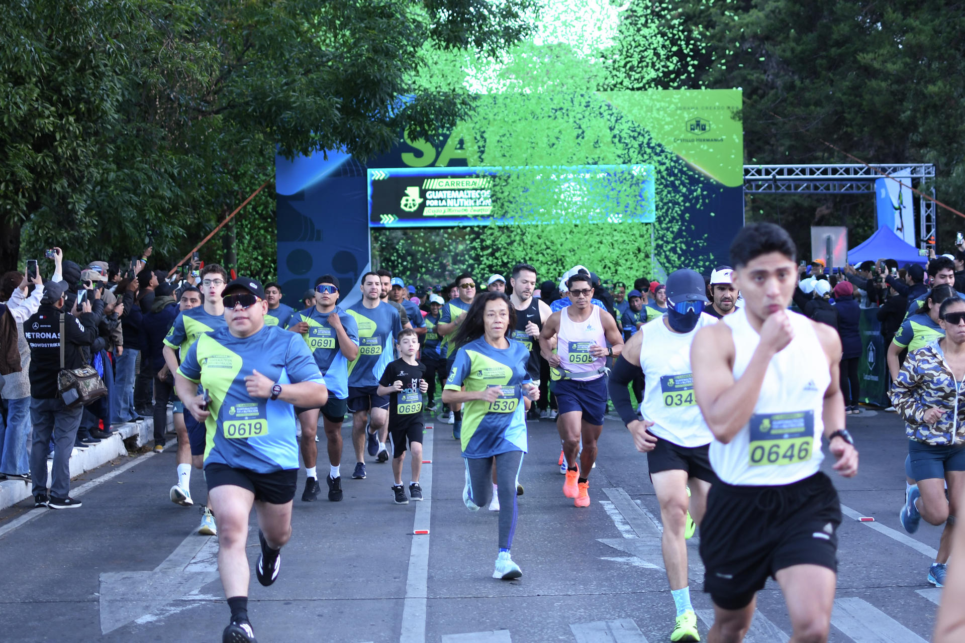 Fotografía del 1 de febrero de 2026 que muestra a personas participando en una carrera organizada por la iniciativa privada Guatemaltecos por la Nutrición, en Ciudad de Guatemala (Guatemala). EFE/ Alex Cruz