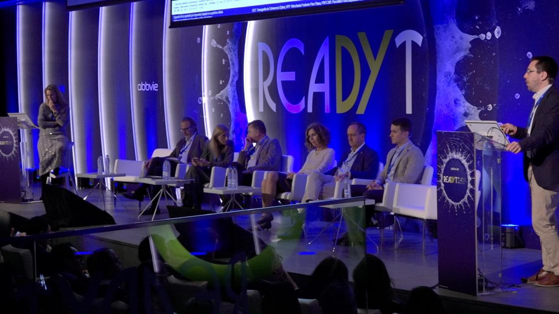 Oftalmólogos de toda España han pedido en Madrid, durante la undécima edición del evento Retina Avances en el Diagnóstico Y Tratamiento (READYT), trabajar para conseguir el cero fluido en la mácula del ojo y con ello evitar la ceguera irreversible y recuperar la agudeza visual en los pacientes con edema macular diabético (EDM) y edema macular tras oclusión venosa retiniana (OVR). EFE